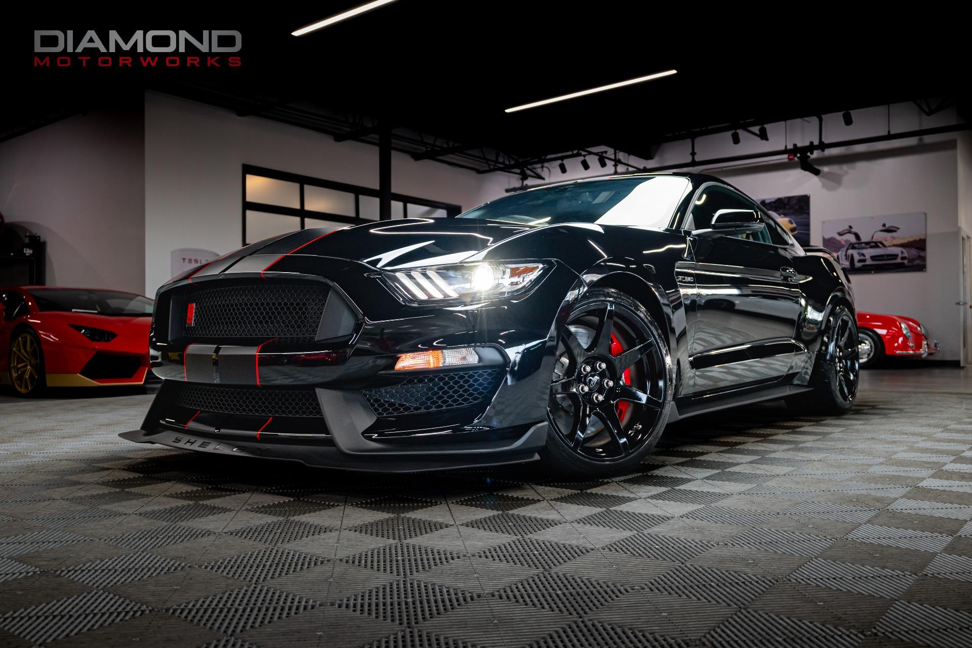 https://www.diamondmotorworks.com/imagetag/4590/30/l/Used-2020-Ford-Mustang-Shelby-GT350R.jpg